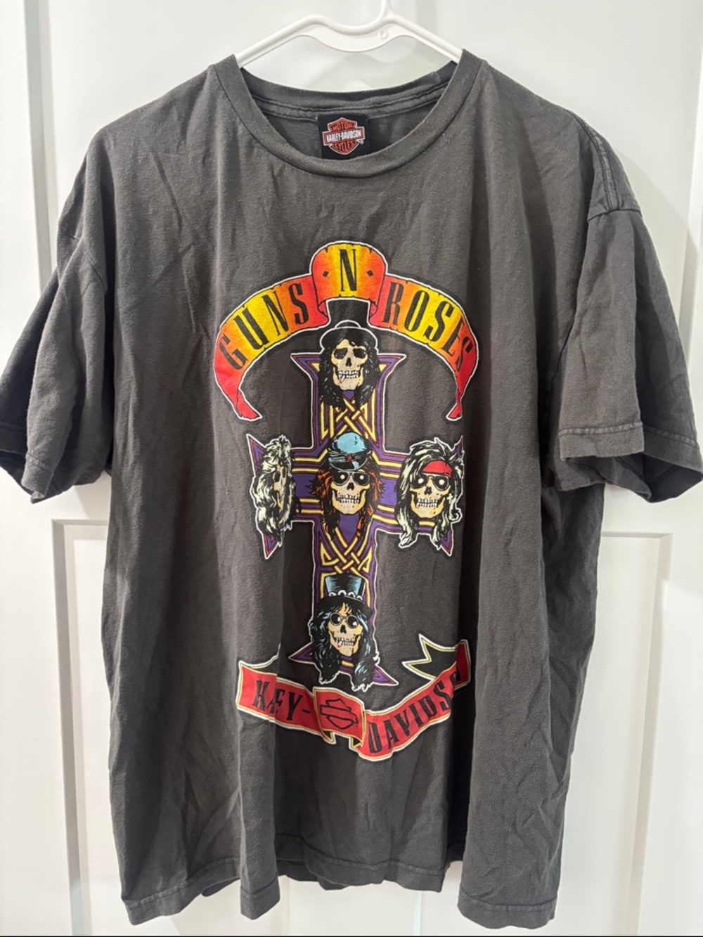 Harley-Davidson Black Tee with Colorful Guns N' Roses Cross Graphic
